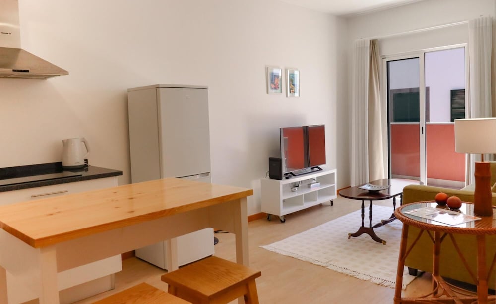 Ribeira das Casas Apt 2C by Homie