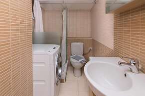 George s Poet Maisonette