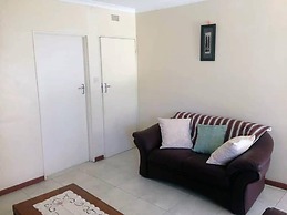 2 bed Guesthouse in Mabelreign - 2012