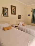 Twin Room in Hillside - 2087