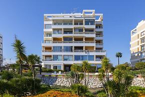 Mackenzie Castella Beachfront Suite