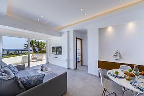 Mackenzie Castella Beachfront Suite