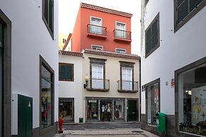 Ribeira das Casas Apt 3E by Homie