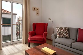 Ribeira das Casas Apt 3E by Homie