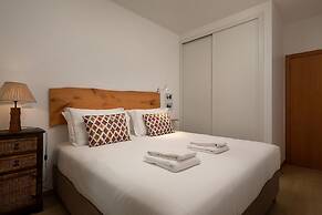 Ribeira das Casas Apt 3E by Homie