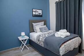 Chic Modern House on Neasden - 2085