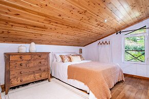 Ivy Cottage by Homie