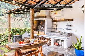 Ivy Cottage by Homie