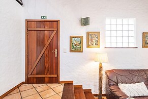 Ivy Cottage by Homie