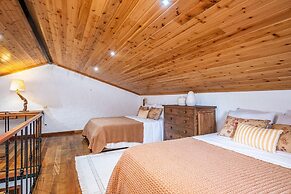 Ivy Cottage by Homie