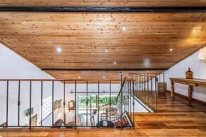 Ivy Cottage by Homie