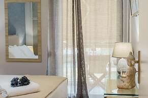 Motley Elegant Apartment by Estia