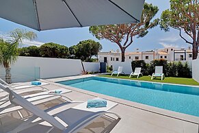 ONE SIX Villa in Vilamoura
