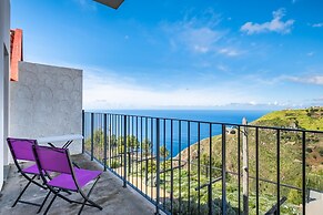 Ocean Panorama Apartment 2 by Homie