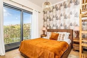 Ocean Panorama Apartment 2 by Homie
