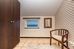 Ocean Panorama House by Homie
