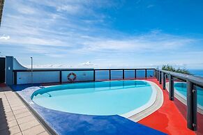 Ocean Panorama House by Homie