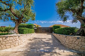 Madini Luxury Villa With Private Swimming Pool