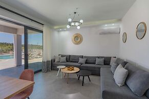 Luxurious Villa Mare - With 150m Pool