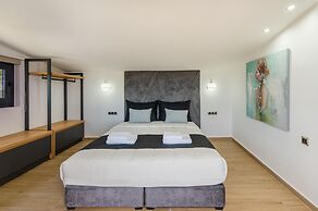 Luxurious Villa Micha - With 150m Pool