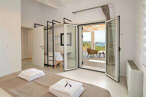 Tania Villa - Elegant 4 BR Villa With Private Pool