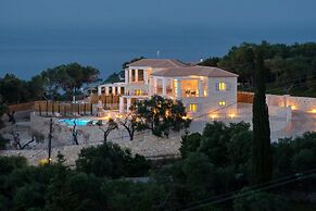 Tania Villa - Elegant 4 BR Villa With Private Pool