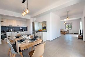 Tania Villa - Elegant 4 BR Villa With Private Pool