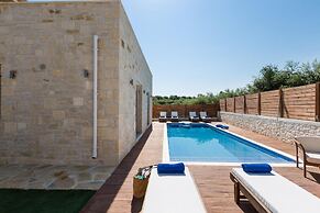 Villa Vera - With Private Pool Jacuzzi