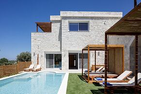 Mandana Villa - With Heated Pool Jacuzzi