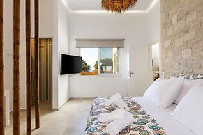 Mandana Villa - With Heated Pool Jacuzzi