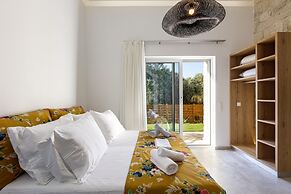 Mandana Villa - With Heated Pool Jacuzzi