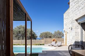 Mandana Villa - With Heated Pool Jacuzzi