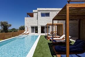 Mandana Villa - With Heated Pool Jacuzzi