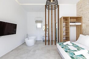 Mandana Villa - With Heated Pool Jacuzzi