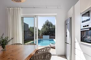 Mandana Villa - With Heated Pool Jacuzzi
