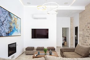 Mandana Villa - With Heated Pool Jacuzzi