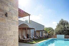 Mandana Villa - With Heated Pool Jacuzzi