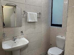 Hotel X