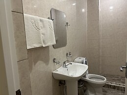 Hotel X