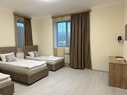 Hotel X