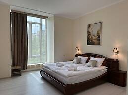 Hotel X