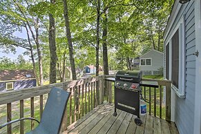 Lush Edgecomb Studio Cottage w/ Fire Table!
