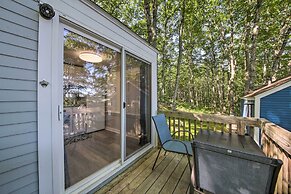 Lush Edgecomb Studio Cottage w/ Fire Table!