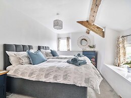 2 Pigsfoot Cottages