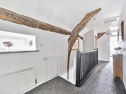 2 Pigsfoot Cottages