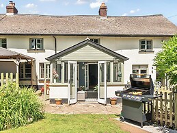 2 Pigsfoot Cottages