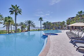 Gulf-view Condo: Private Patio, Pool & Golf!