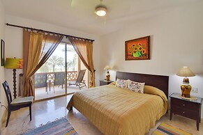 Gulf-view Condo: Private Patio, Pool & Golf!
