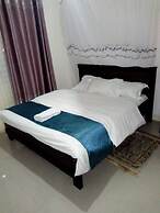 Apartment Sleeps 6 With Free Parking