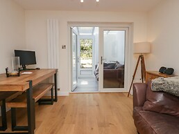 Ananda House